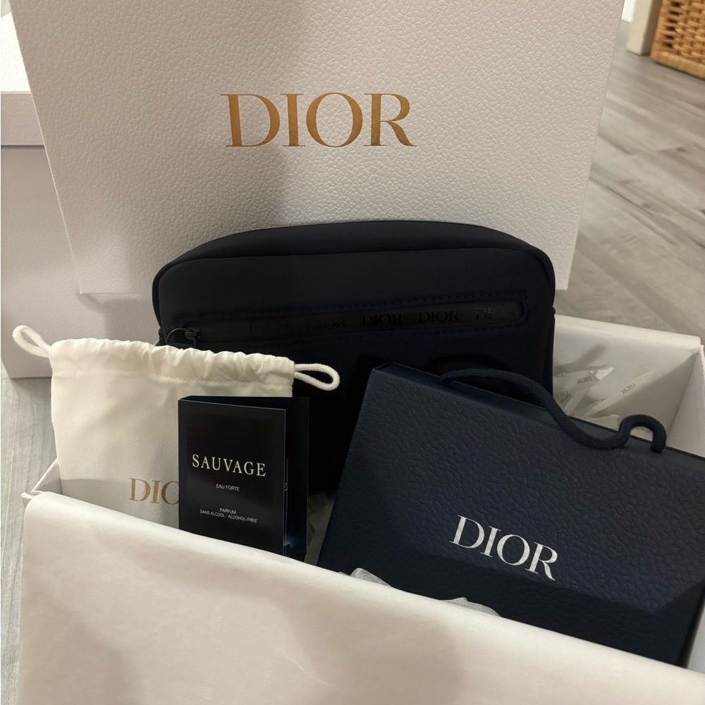 Dior Sauvage Navy Pouch Set